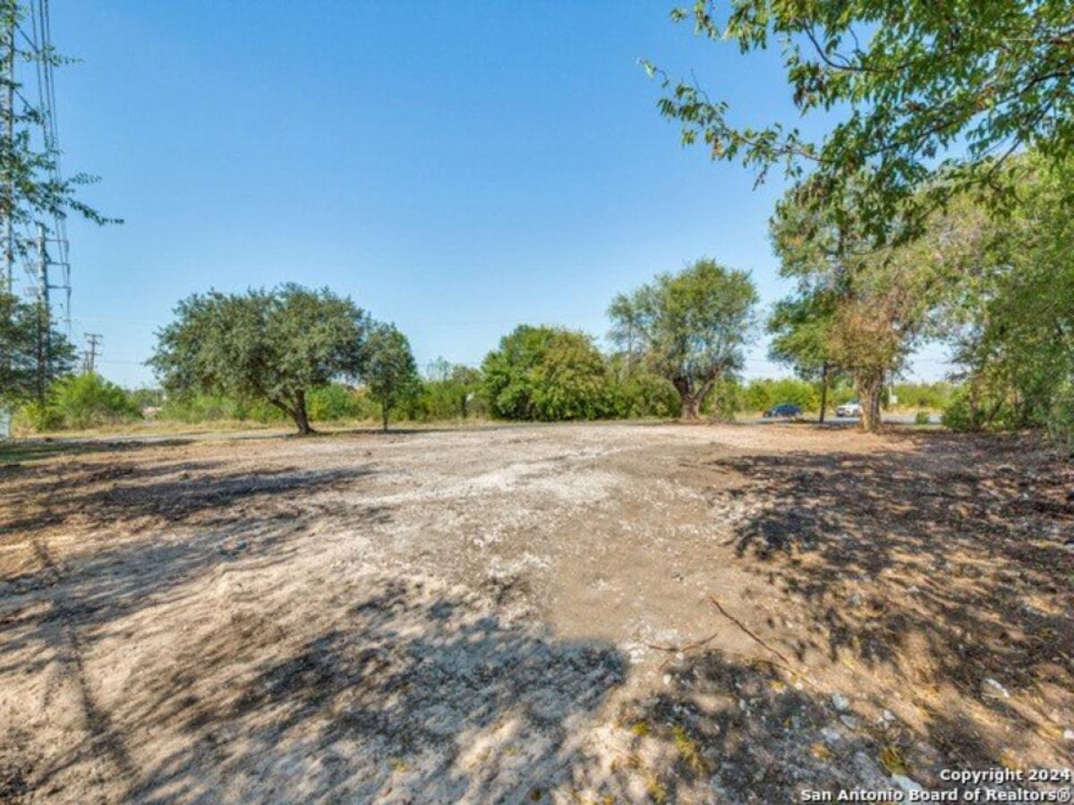 Picture of Residential Land For Sale in San Antonio, Texas, United States