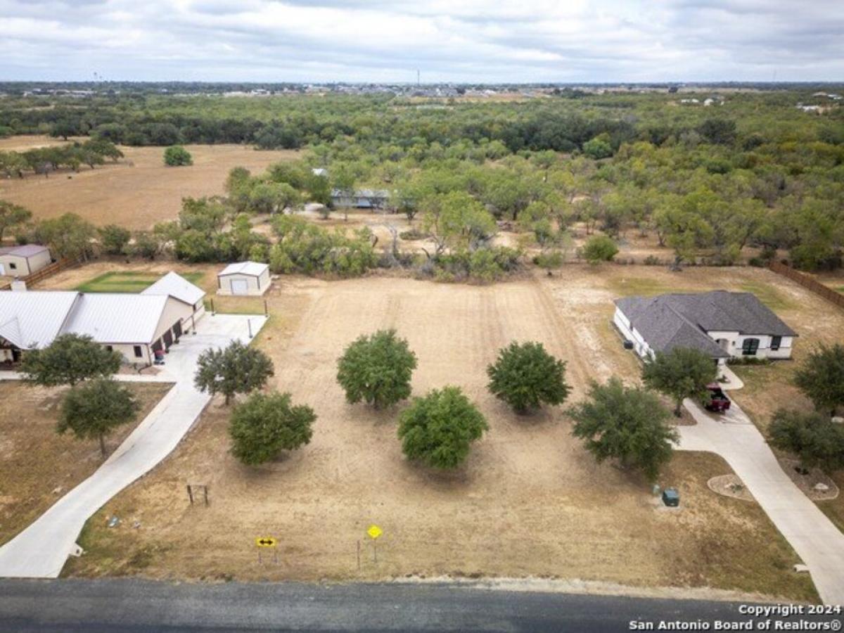 Picture of Residential Land For Sale in Lytle, Texas, United States