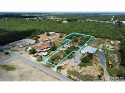 Residential Land For Sale in Crystal City, Texas