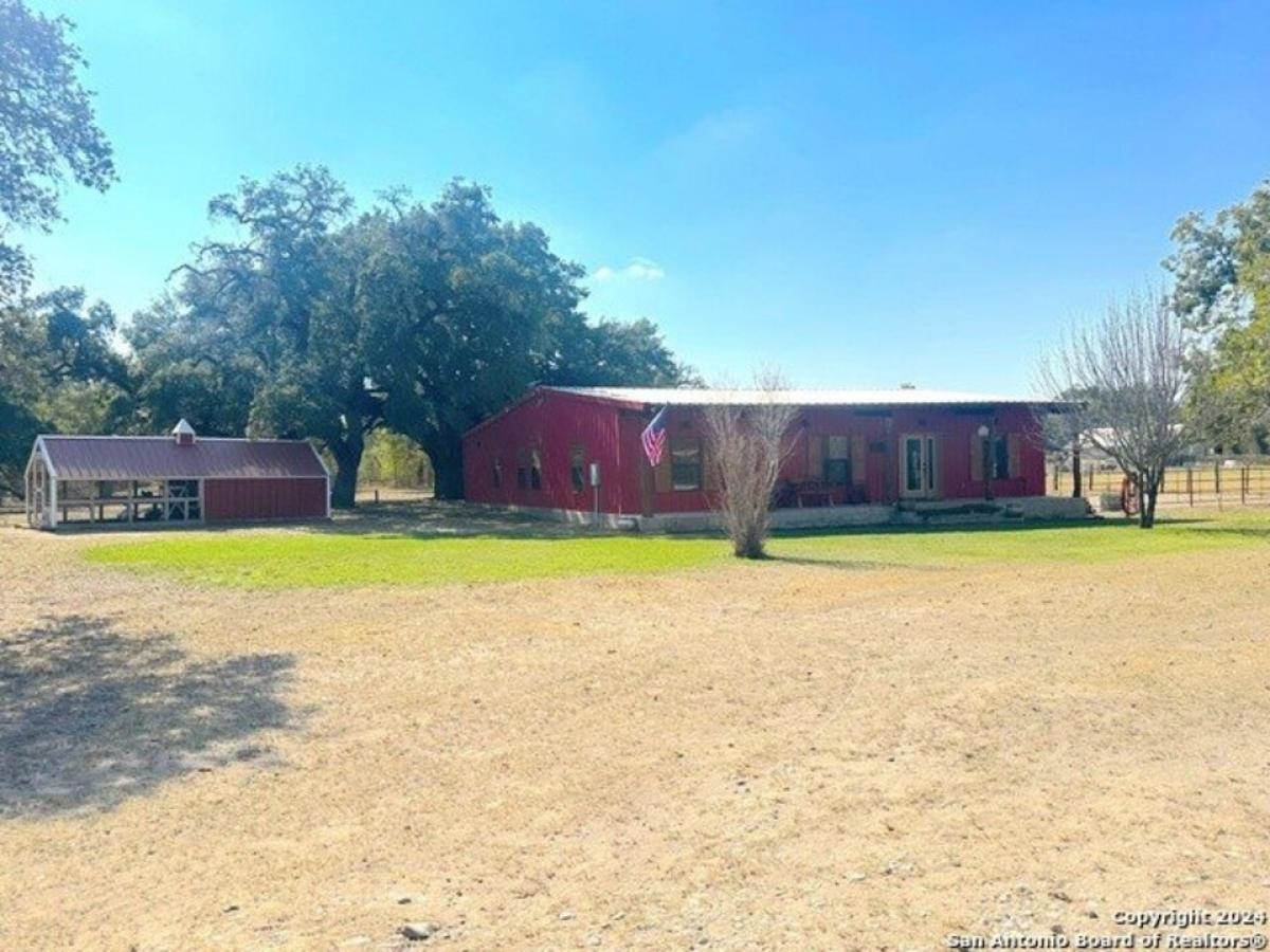 Picture of Home For Sale in Sutherland Springs, Texas, United States