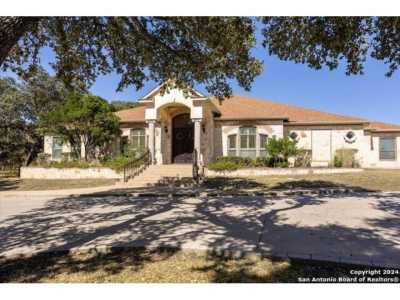 Home For Sale in Fair Oaks Ranch, Texas