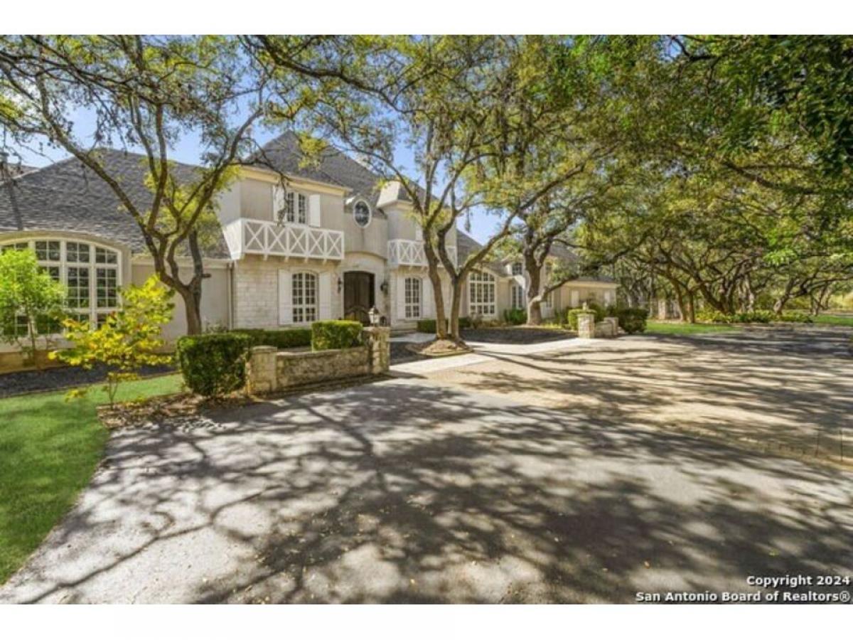 Picture of Home For Sale in Hill Country Village, Texas, United States