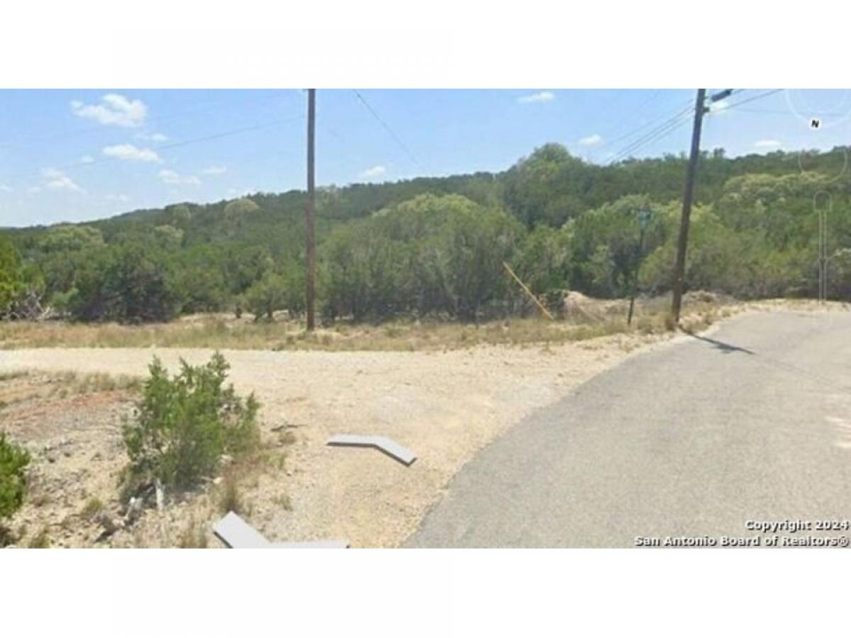 Picture of Residential Land For Sale in Lakehills, Texas, United States