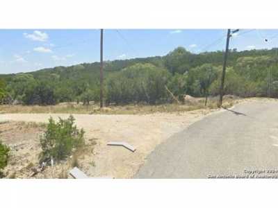 Residential Land For Sale in Lakehills, Texas