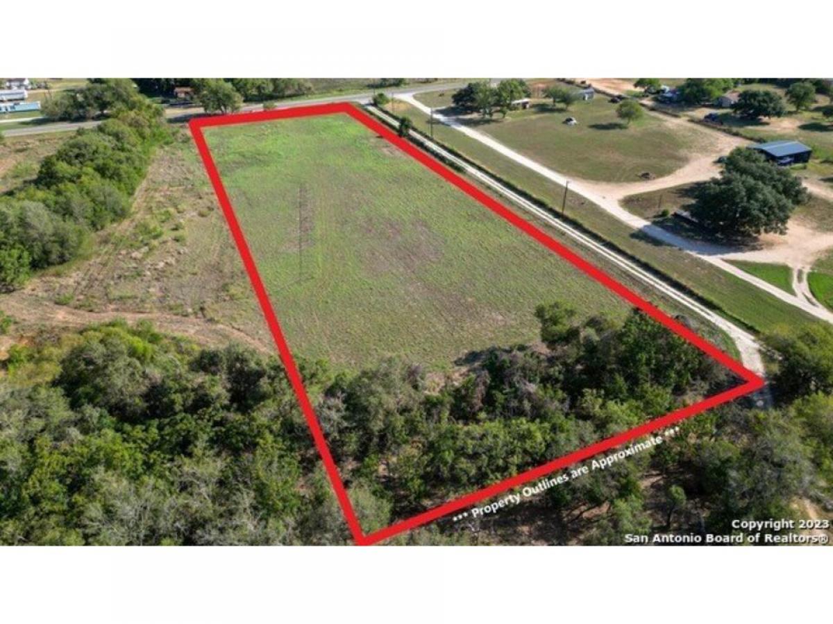 Picture of Residential Land For Sale in Lytle, Texas, United States