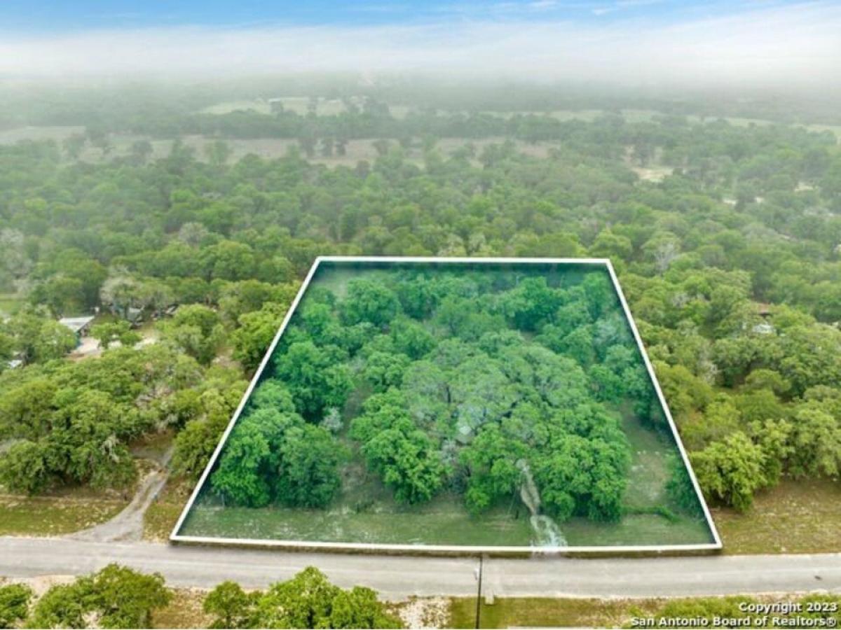 Picture of Residential Land For Sale in La Vernia, Texas, United States