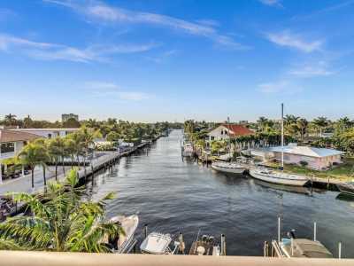 Home For Sale in Pompano Beach, Florida