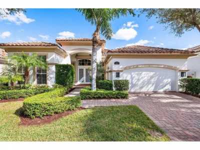 Home For Sale in Palm Beach Gardens, Florida