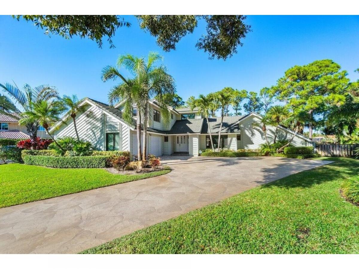 Picture of Home For Sale in Palm Beach Gardens, Florida, United States