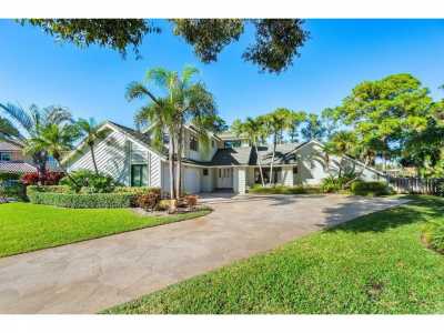 Home For Sale in Palm Beach Gardens, Florida