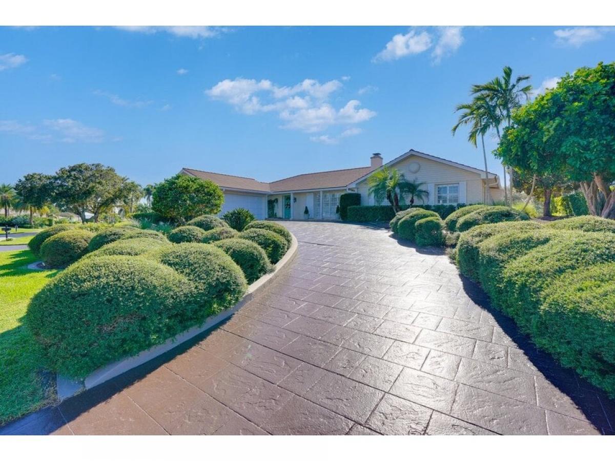 Picture of Home For Sale in Stuart, Florida, United States