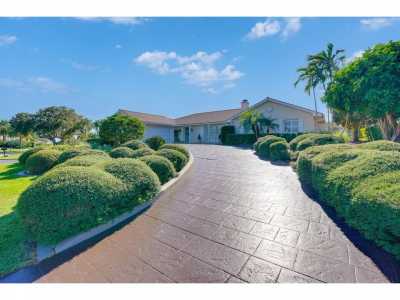 Home For Sale in Stuart, Florida