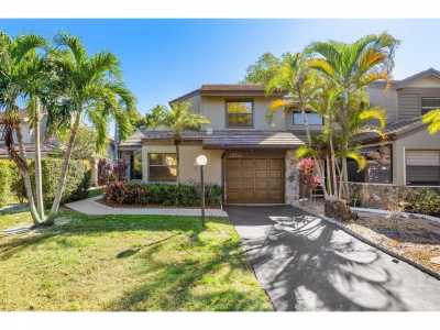 Home For Sale in Palm Beach Gardens, Florida