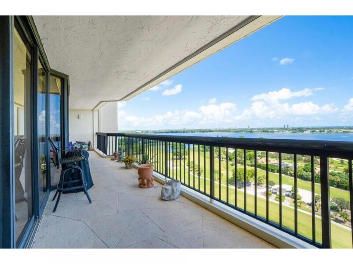 Picture of Home For Sale in West Palm Beach, Florida, United States