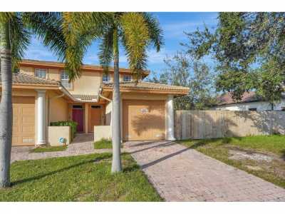 Home For Sale in Deerfield Beach, Florida