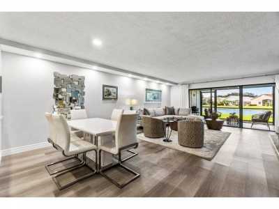 Home For Sale in Palm Beach Gardens, Florida