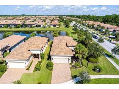 Home For Sale in Port Saint Lucie, Florida