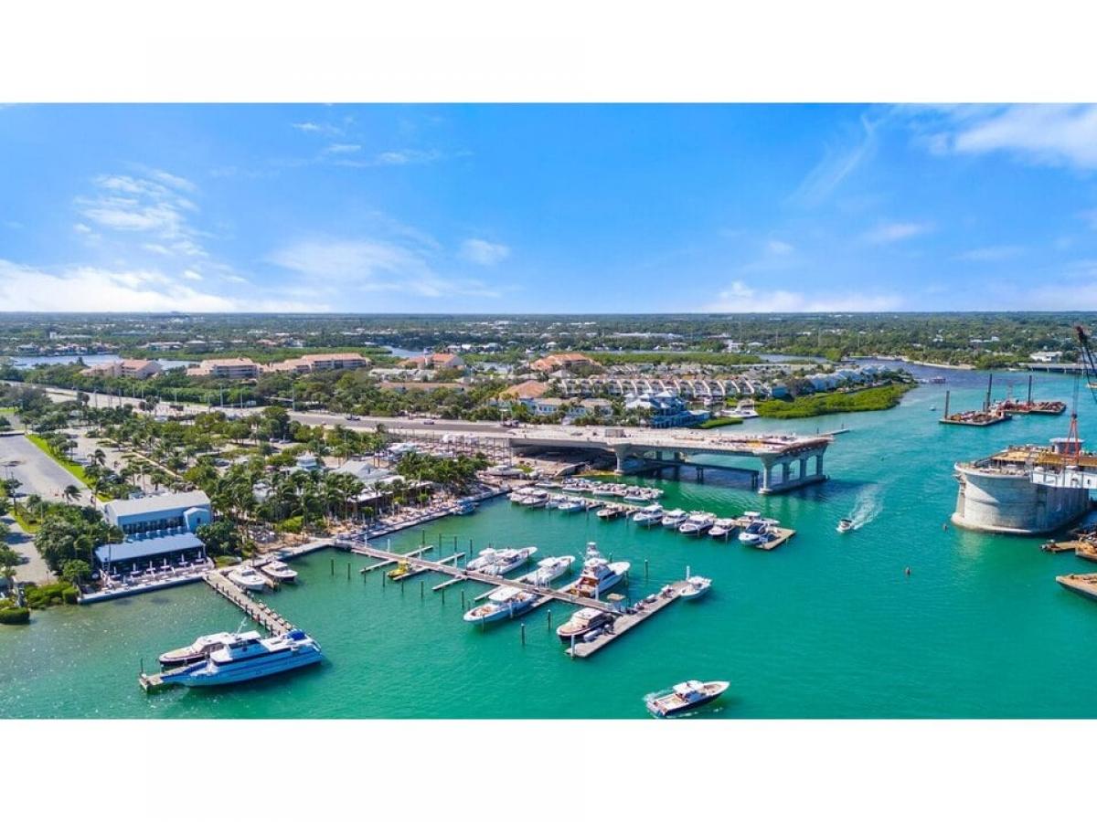 Picture of Home For Sale in Jupiter, Florida, United States