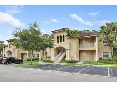 Home For Sale in Port Saint Lucie, Florida