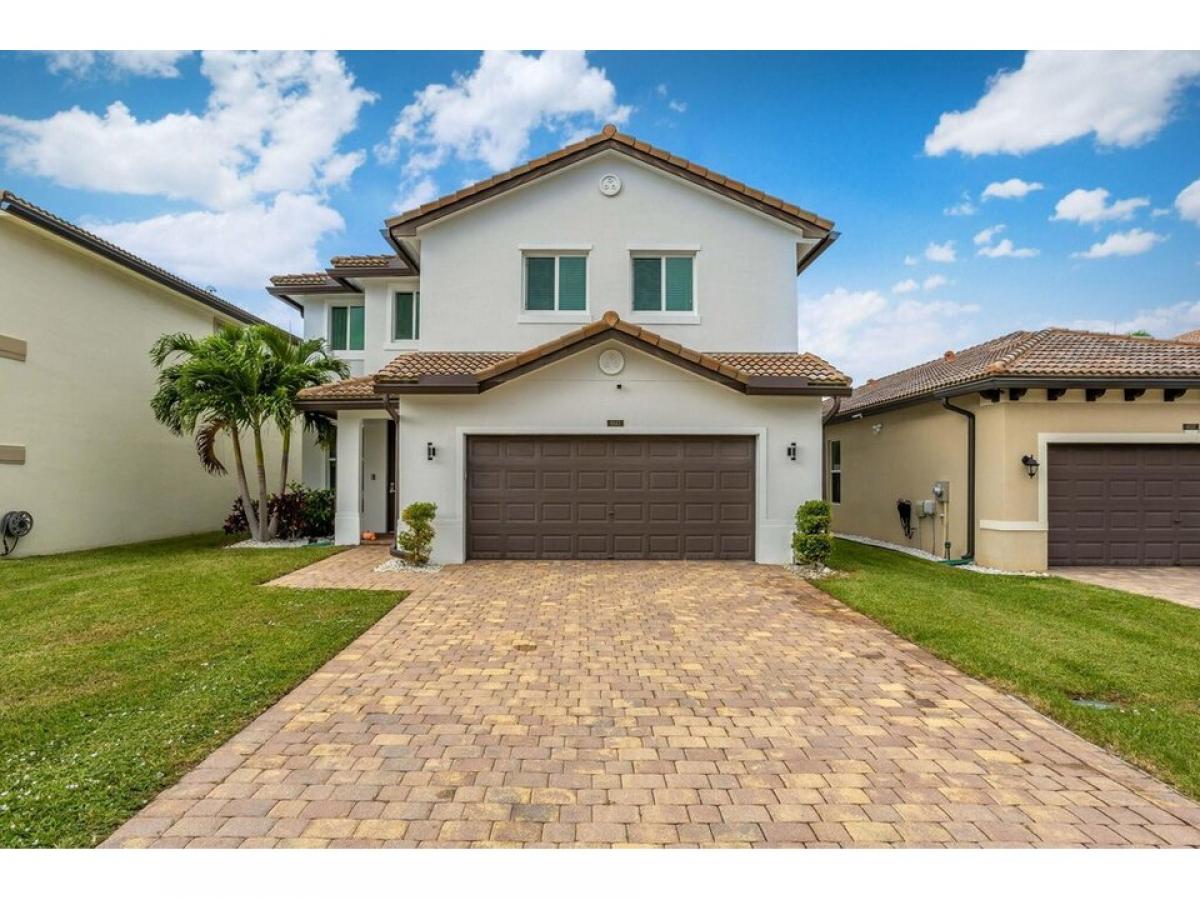 Picture of Home For Sale in Lake Worth, Florida, United States