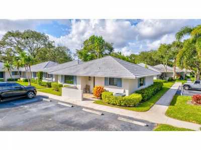 Home For Sale in Palm Beach Gardens, Florida