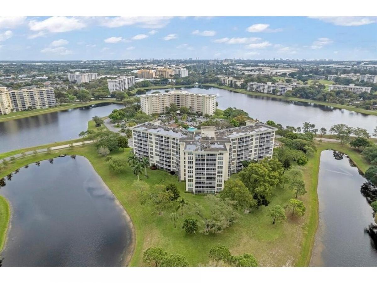 Picture of Home For Sale in Pompano Beach, Florida, United States