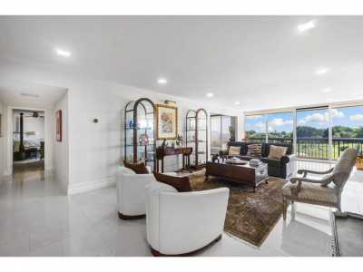 Home For Sale in West Palm Beach, Florida