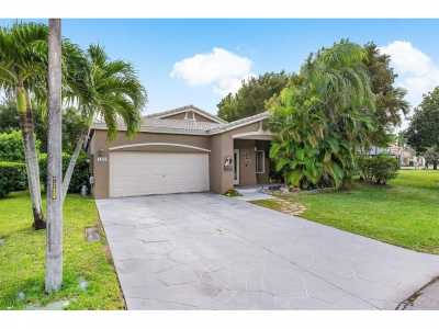 Home For Sale in Deerfield Beach, Florida