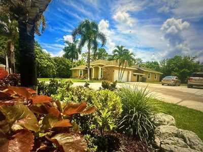 Home For Rent in Loxahatchee, Florida