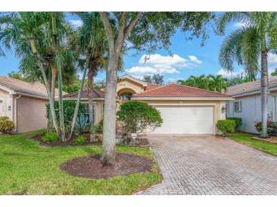 Home For Sale in Lake Worth, Florida