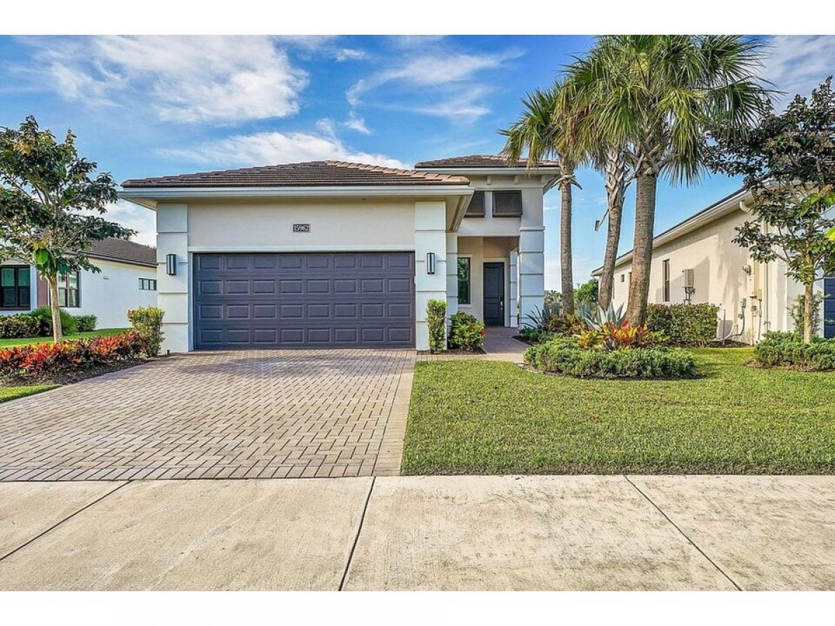 Picture of Home For Sale in Westlake, Florida, United States