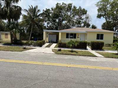 Home For Rent in Lake Park, Florida