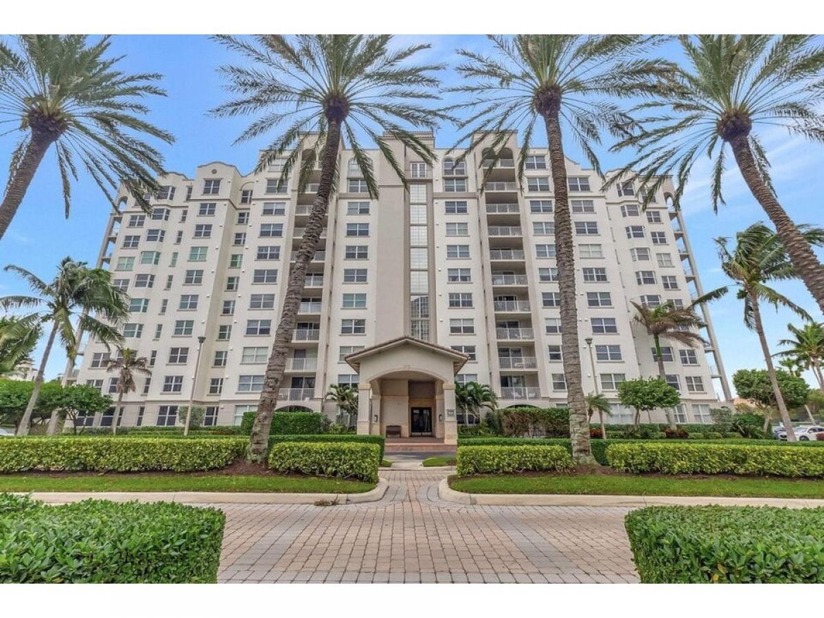 Picture of Home For Sale in Highland Beach, Florida, United States