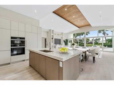 Home For Sale in Palm Beach Gardens, Florida