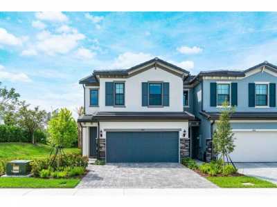 Home For Sale in Oakland Park, Florida