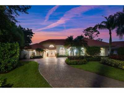 Home For Sale in Palm Beach Gardens, Florida