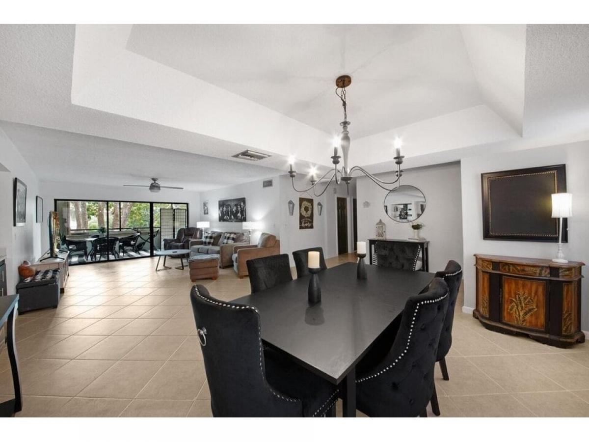 Picture of Home For Sale in Wellington, Florida, United States