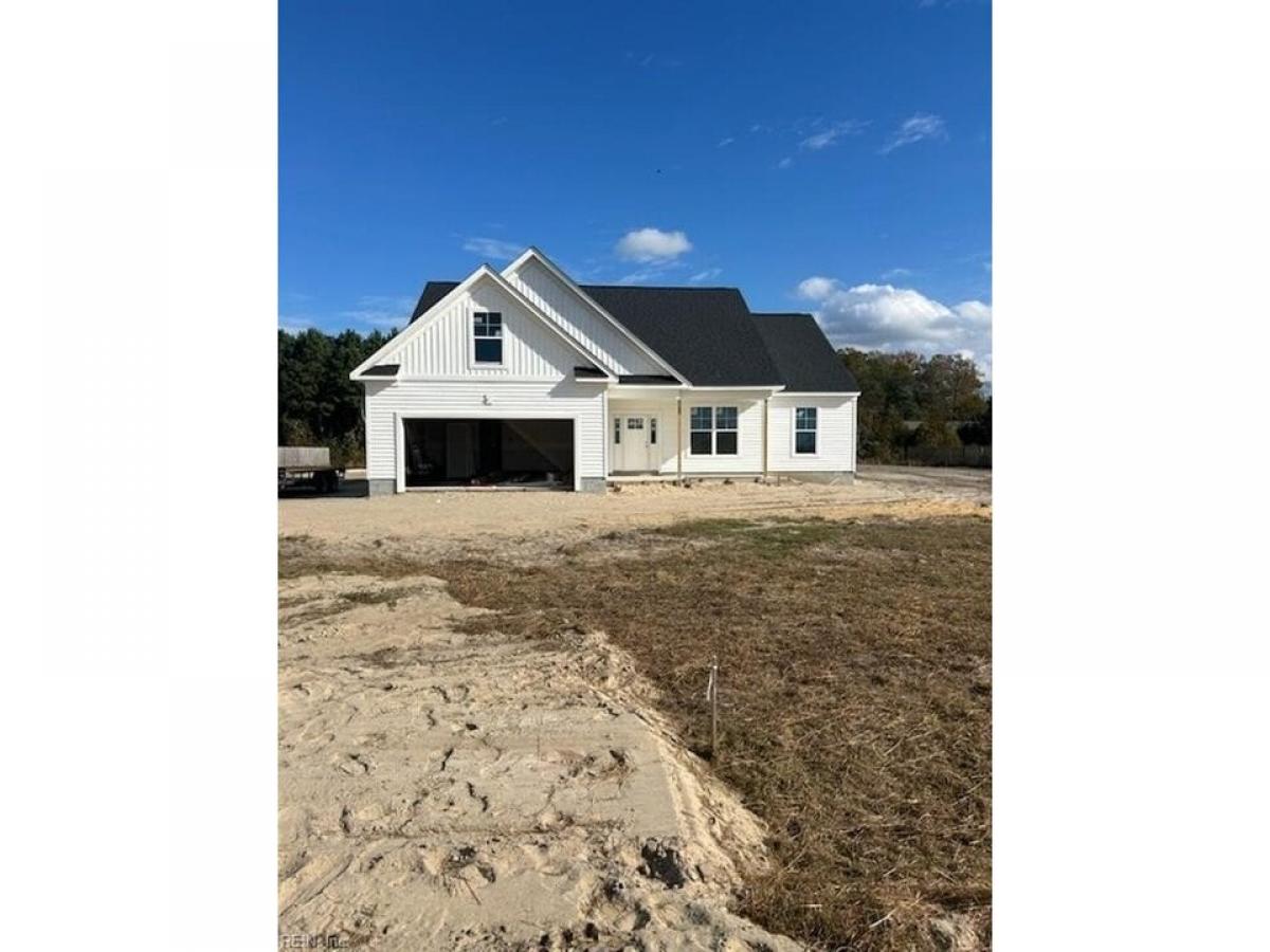 Picture of Home For Sale in Elizabeth City, North Carolina, United States