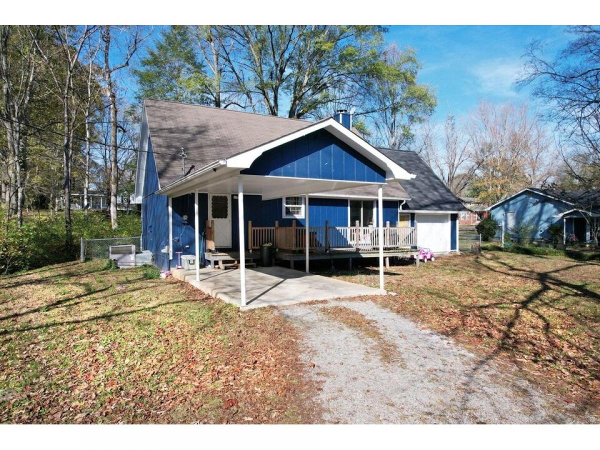 Picture of Home For Sale in Etowah, Tennessee, United States