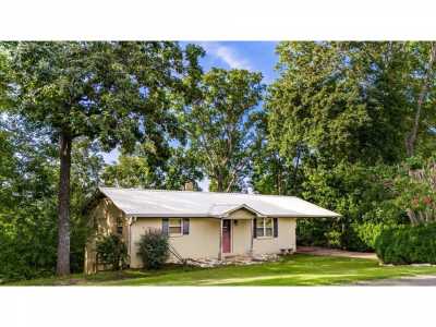 Home For Sale in Benton, Tennessee