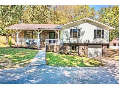 Home For Sale in Dayton, Tennessee