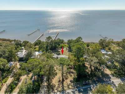 Home For Sale in Apalachicola, Florida