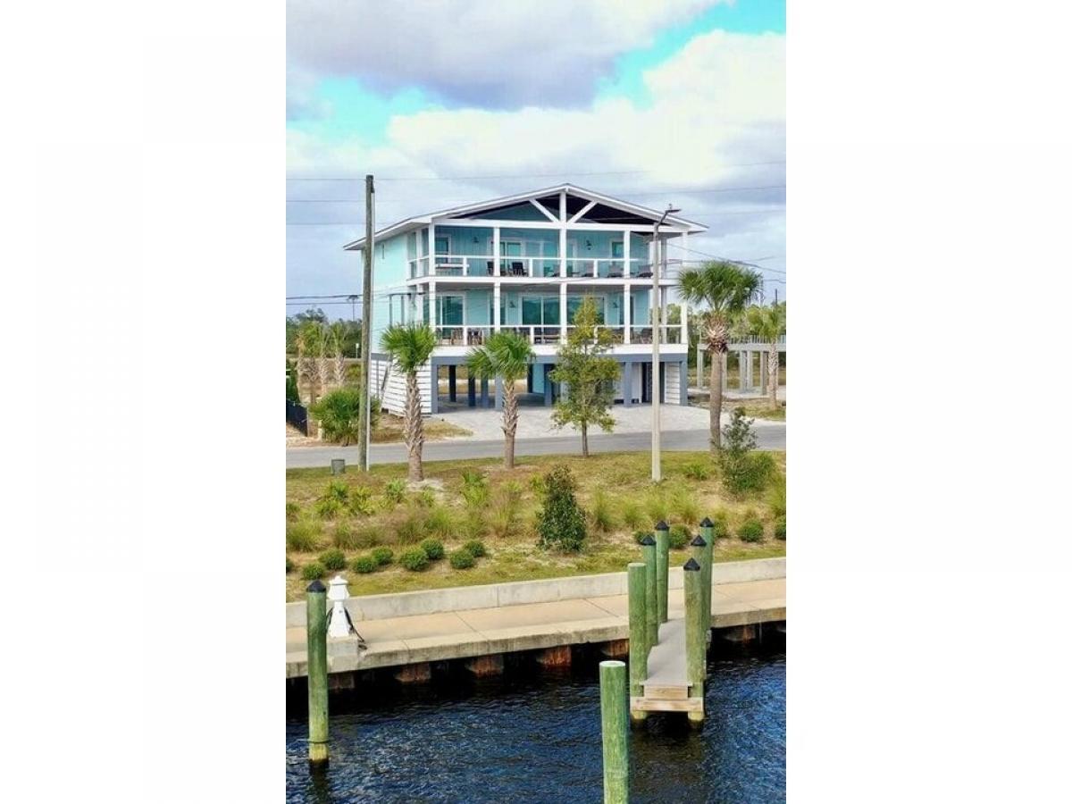 Picture of Home For Sale in Mexico Beach, Florida, United States