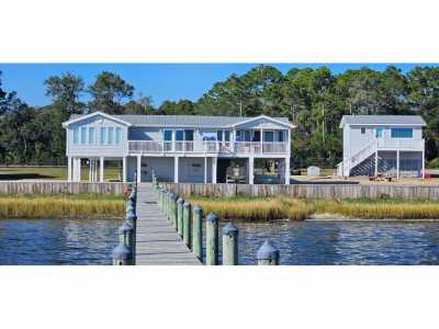 Home For Sale in Carrabelle, Florida