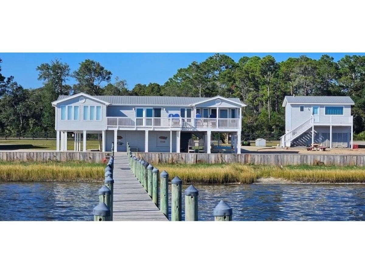 Picture of Home For Sale in Carrabelle, Florida, United States