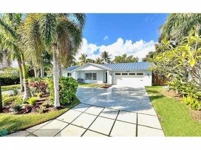 Home For Sale in Lighthouse Point, Florida