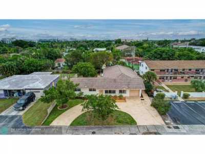 Home For Sale in Pompano Beach, Florida