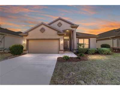 Home For Sale in Lecanto, Florida