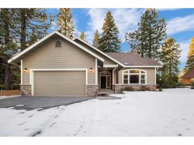 Home For Sale in Lake Almanor, California