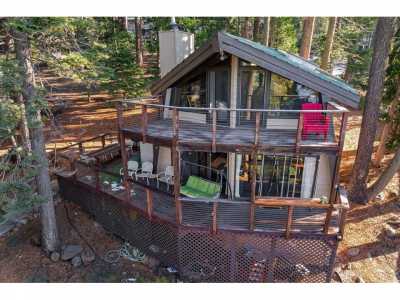 Home For Sale in Lake Almanor, California